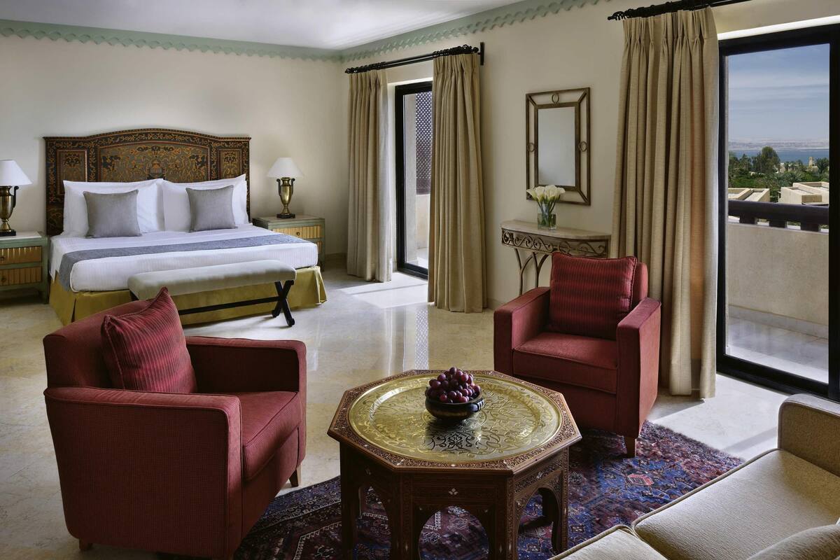 Presidential Suite, 1 Double Bed | Minibar (some free items), in-room safe, desk, laptop workspace