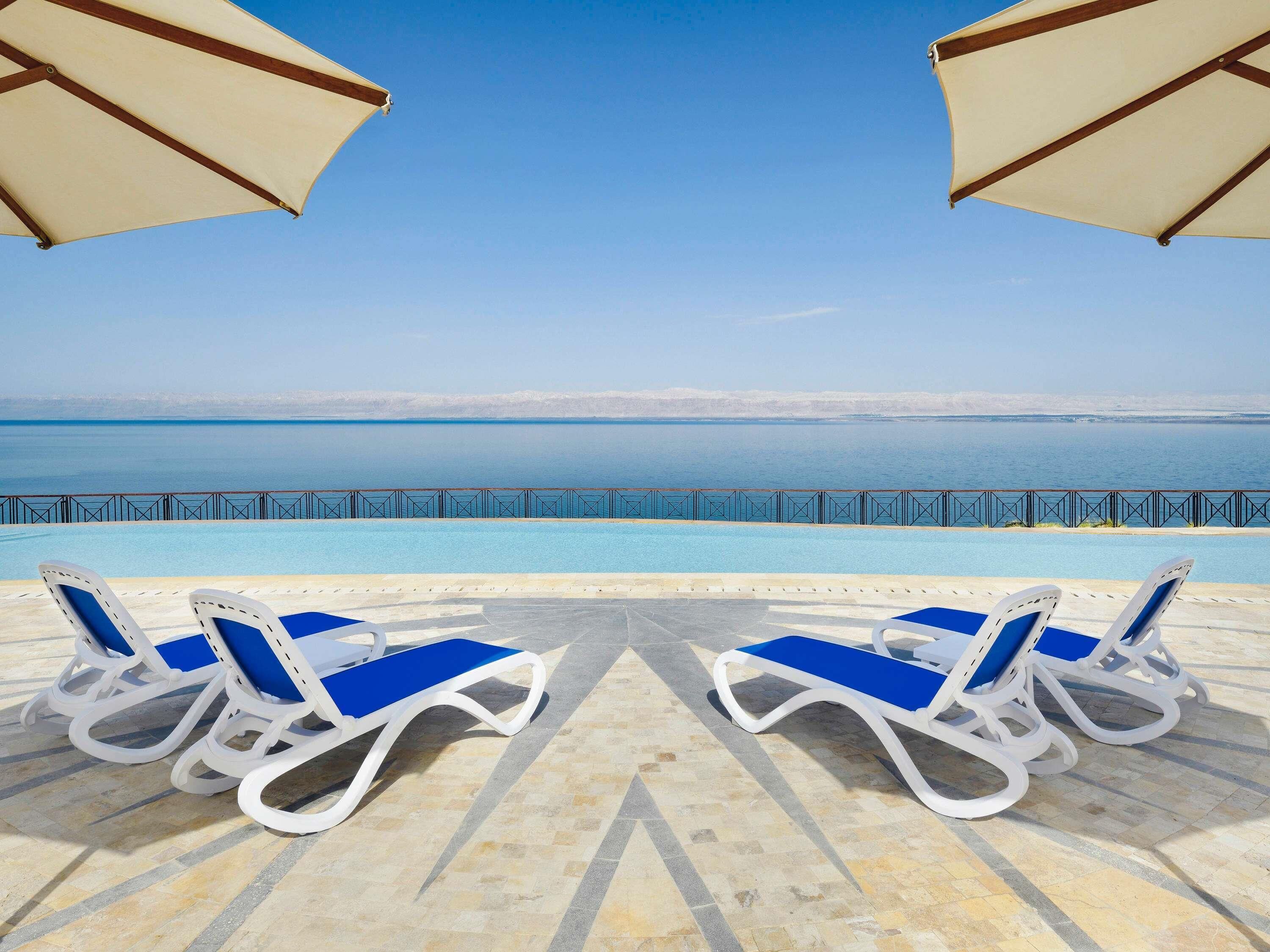 3 bars, lounge dans le hall