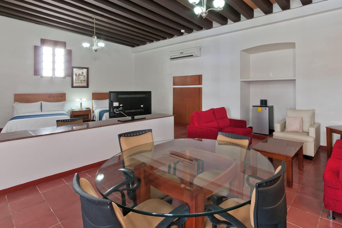 Suite, 2 Queen Beds | Interior