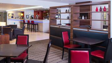 Serves breakfast and dinner