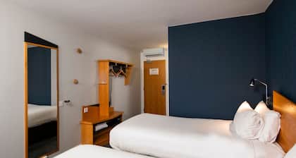 Holiday Inn Express Taunton East by IHG