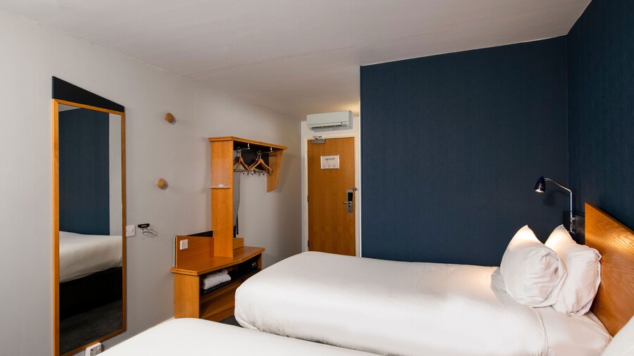 Holiday Inn Express Taunton East by IHG