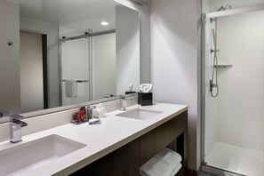 Room, 1 King Bed with Sofa bed (Hearing Accessible) | Bathroom | Combined shower/tub, designer toiletries, hair dryer, towels