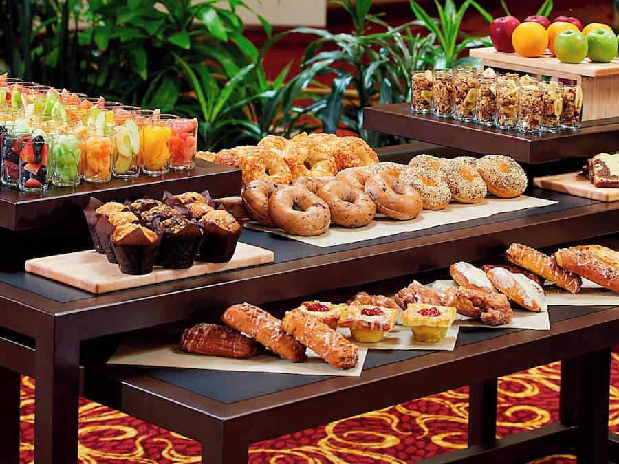 Breakfast (USD 14.95 per person)