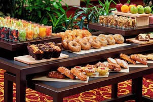 Café da manhã (USD 14.95 por pessoa)