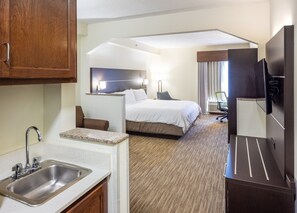 Suite, 1 King Bed | Premium bedding, in-room safe, iron/ironing board - Holiday Inn Express Ft Payne by IHG (Fort Payne)