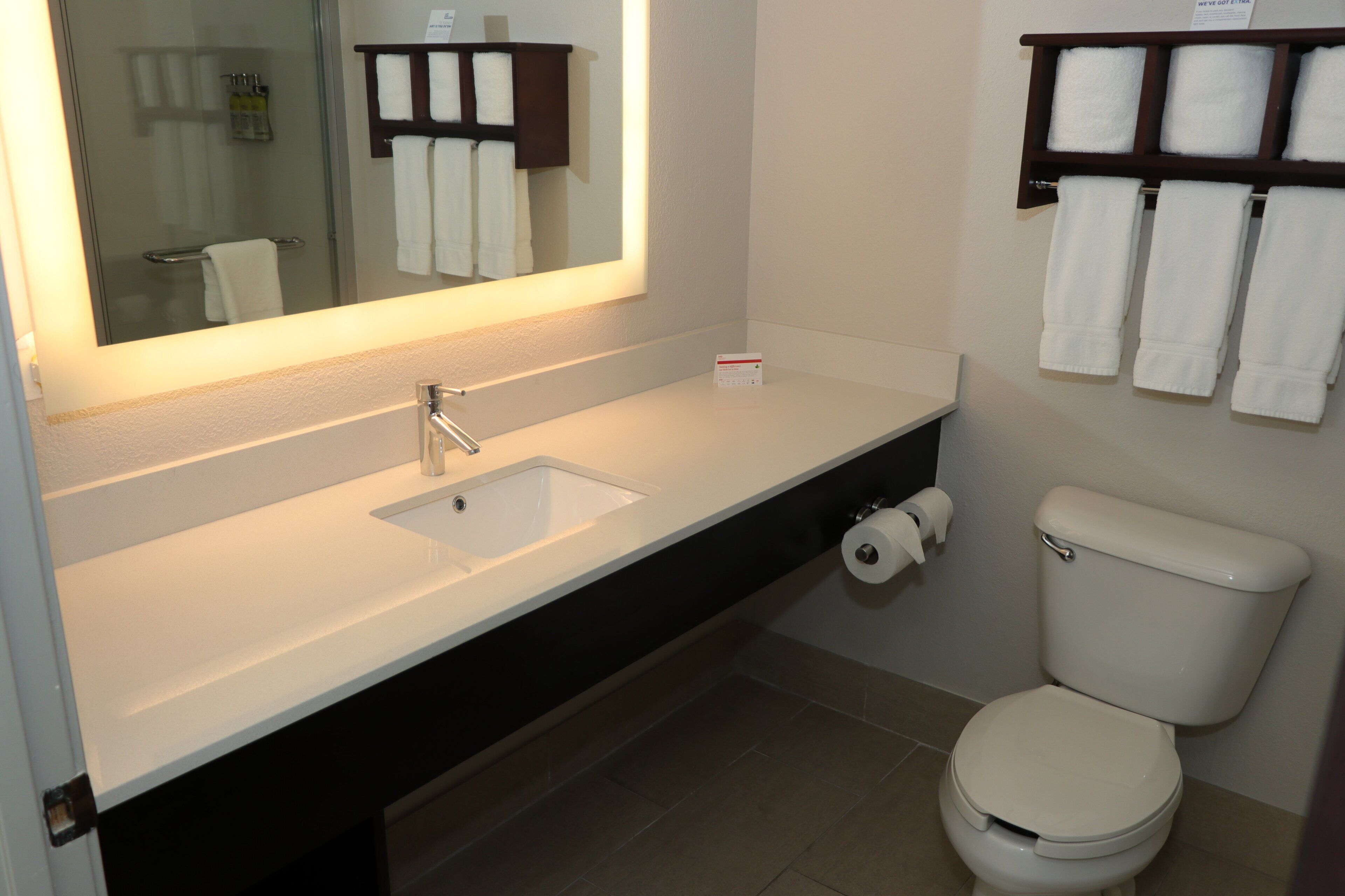 combined shower/bathtub, free toiletries, hair dryer, towels