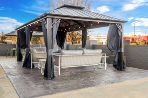 Terrace/patio - Spark by Hilton Oxford (Oxford)