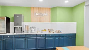 Free daily continental breakfast