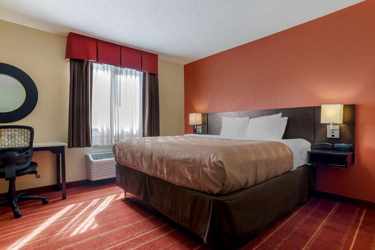 Premium bedding, in-room safe, desk, iron/ironing board