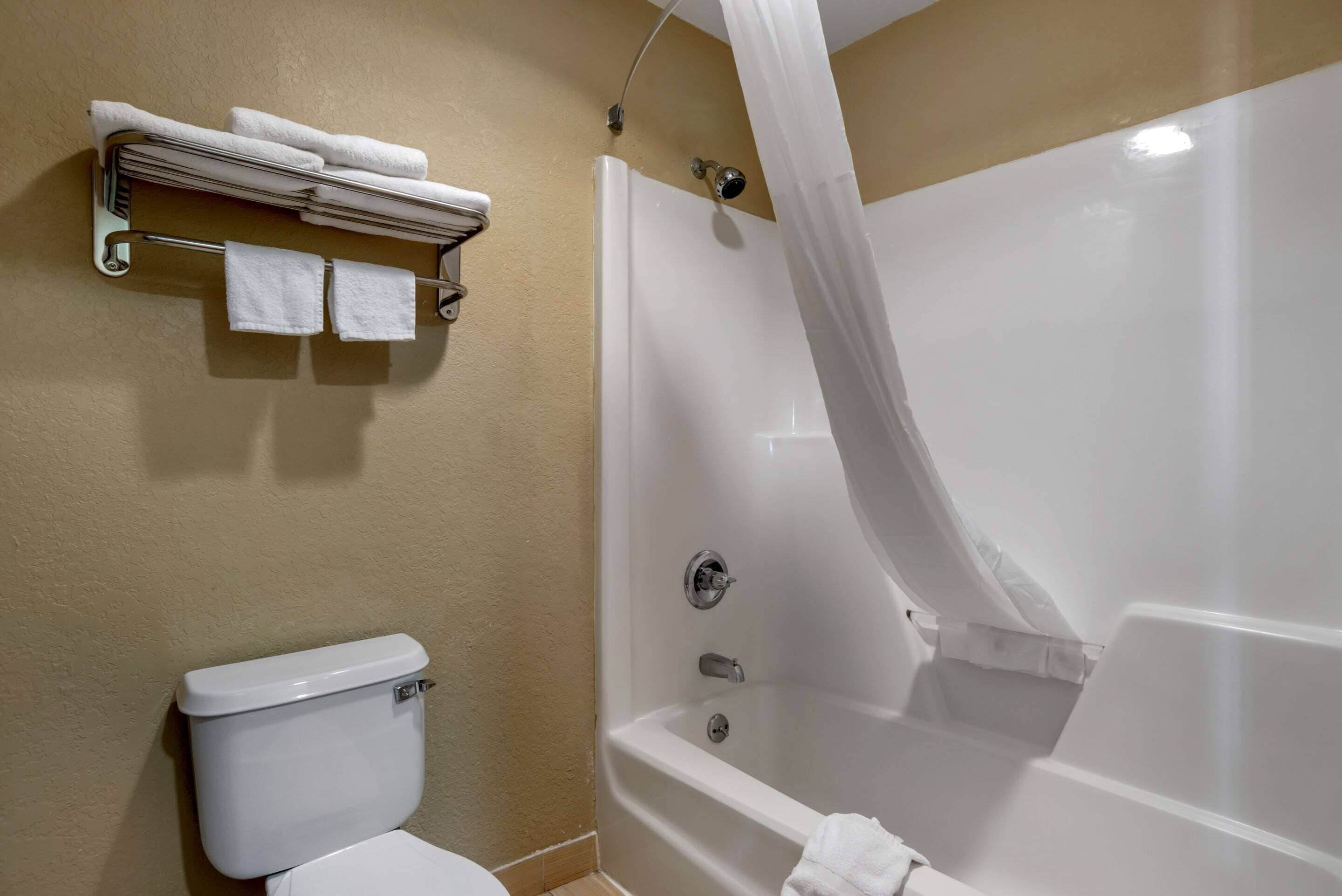 Premium bedding, in-room safe, desk, iron/ironing board