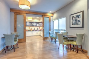Petit déjeuner buffet compris tous les jours