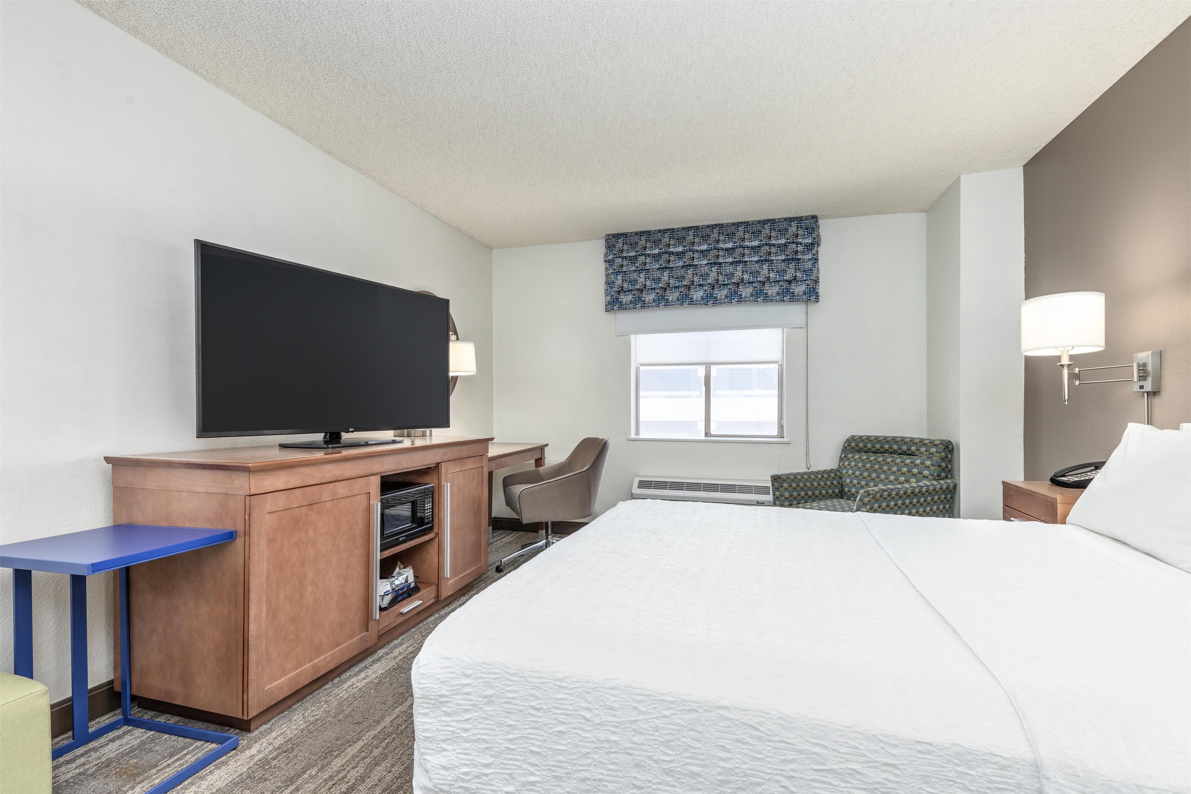 one king bed, non-smoking | premium bedding, iron/ironing board, free wifi, bed sheets