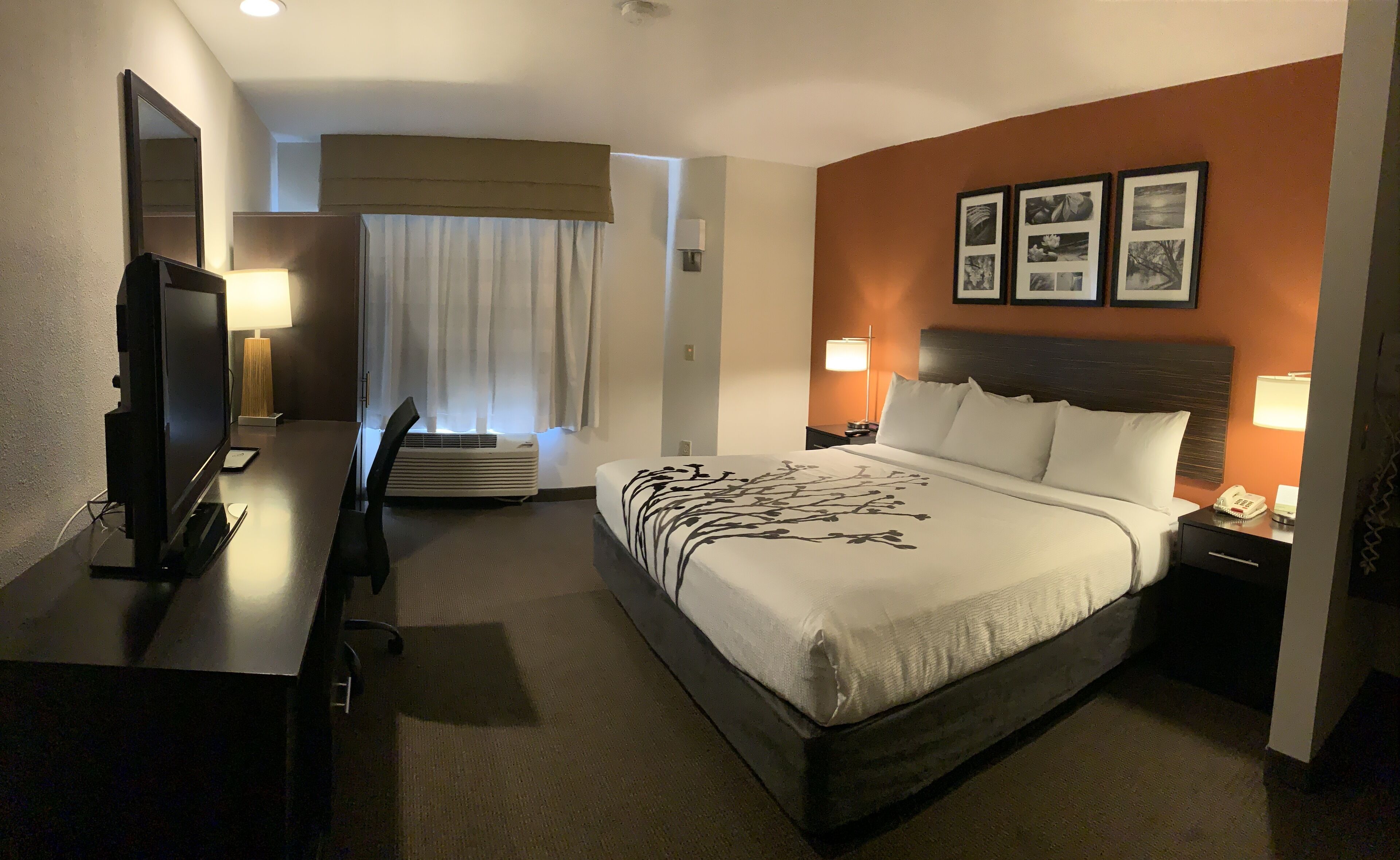 Untuvapeitot, pimennysverhot, silitysrauta/-lauta, ilmaiset vauvansängyt