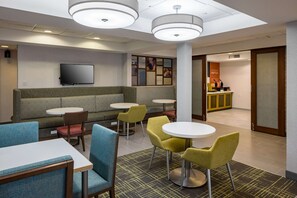 Free daily buffet breakfast - Hampton Inn Bentonville/Rogers (Rogers)