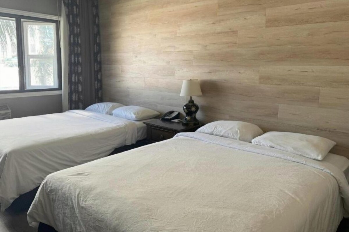 Hypo-allergenic bedding available, in-room safe, desk, blackout drapes