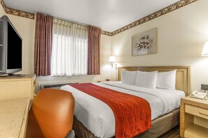 Premium bedding, pillowtop beds, desk, blackout drapes - Comfort Inn Palo Alto (Palo Alto)