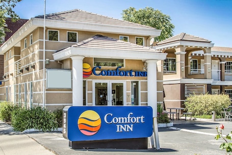 Exterior. Comfort Inn Palo Alto