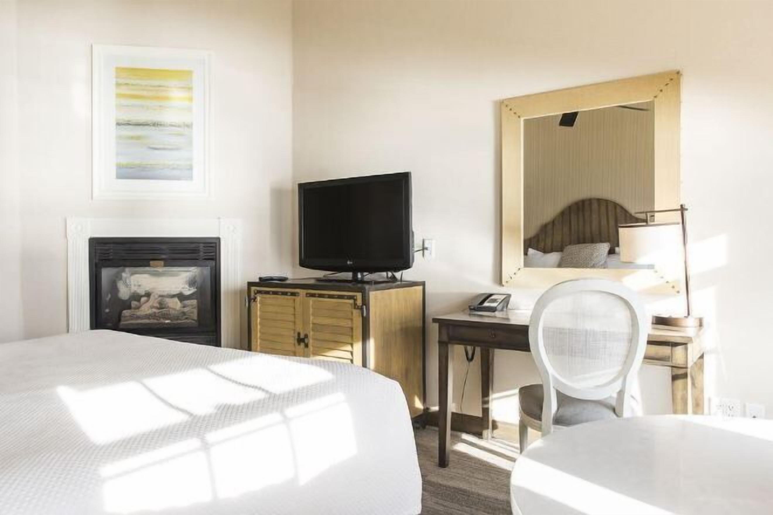 Caja de seguridad en la habitación y escritorio 