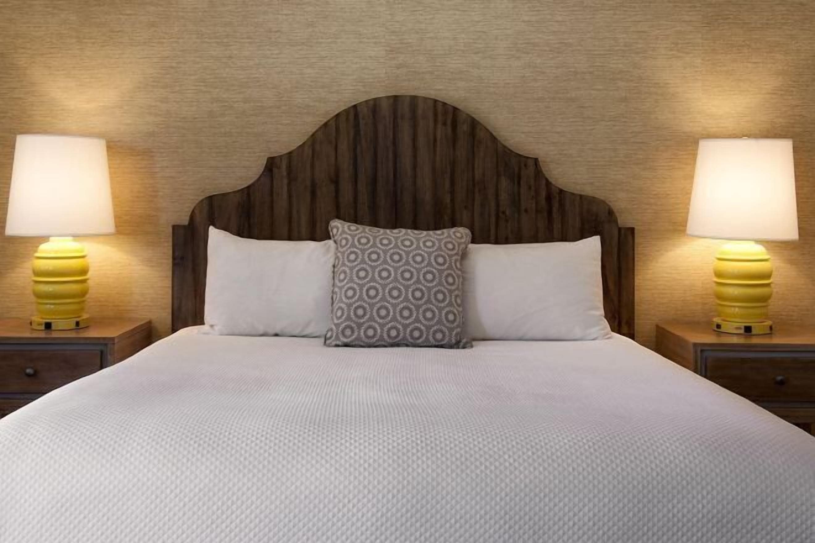 Caja de seguridad en la habitación y escritorio 