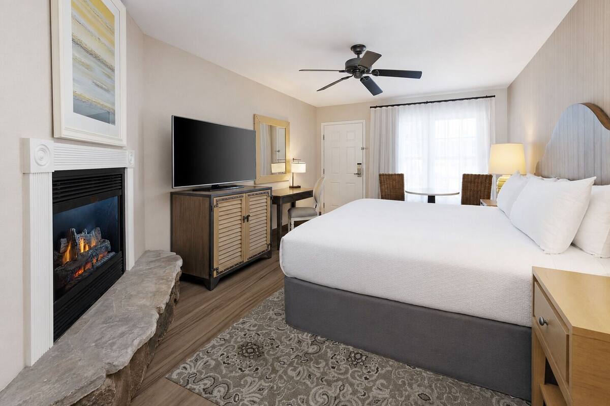 In-room safe, desk, laptop workspace, iron/ironing board