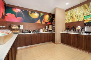Free daily continental breakfast