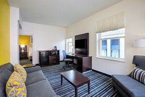 Suite, 1 King Bed with Sofa bed | 1 bedroom, premium bedding, desk, iron/ironing board