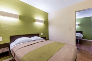 Blackout curtains, free WiFi, bed sheets - Motel 6 San Rafael, CA (San Rafael)