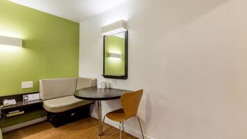 Dobbeltrom – standard, 2 dobbeltsenger, ikke-røyk | Blendingsgardiner, wi-fi (inkludert) og sengetøy