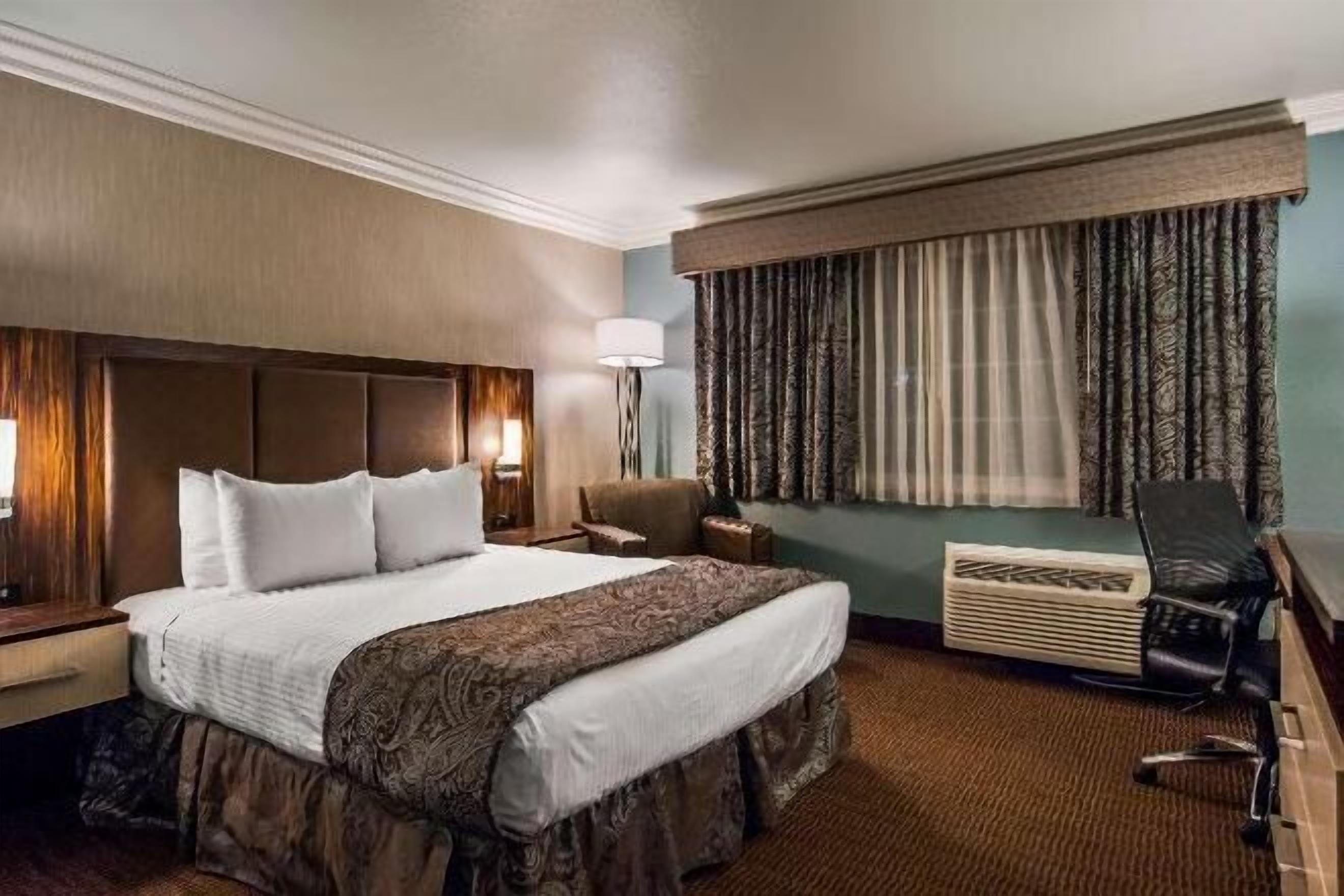 办公桌、熨斗/熨衣板、免费婴儿床、免费 WiFi