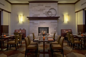 Daily to-go breakfast for a fee - Marriott Denver Airport at Gateway Park (Aurora)