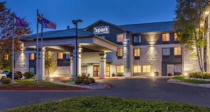 Spark by Hilton Denver International Airport
