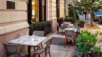 Dîner, souper et brunch servis sur place