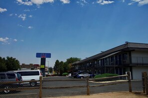 واجهة المنشأة