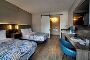 Memory foam beds, individually decorated, individually furnished, desk - Studio 6 Grand Junction, CO (Grand Junction)