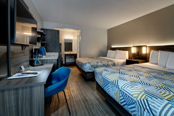 Memory foam beds, individually decorated, individually furnished, desk - Studio 6 Grand Junction, CO (Grand Junction)