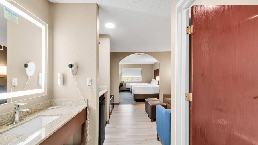 Comfort Suites Lakewood - Denver