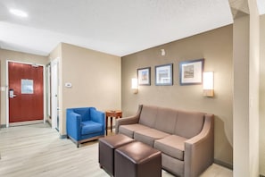 Suite, 1 King Bed with Sofa bed, Non Smoking