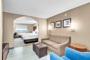 Suite, Multiple Beds, Non Smoking