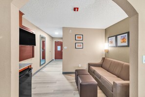 Basic Suite, 1 King Bed with Sofa bed, Accessible, Non Smoking | Desk, laptop workspace, blackout curtains, iron/ironing board - Comfort Suites Lakewood - Denver (Lakewood)