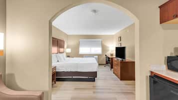 Suite, 1 trÚs grand lit et 1 canapé-lit, accessible aux personnes à mobilité réduite, non-fumeur