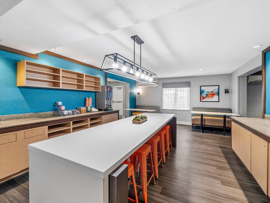 Breakfast area