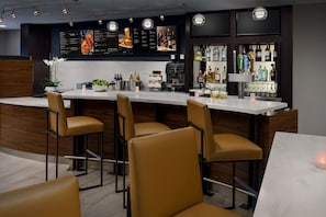 Ze serveren er ontbijt en diner 