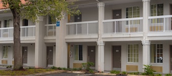 Studio 6 Extended Stay - Coral Springs, FL - Fort Lauderdale