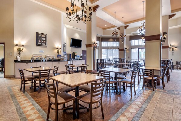 Free daily buffet breakfast - Best Western Gateway Grand (Gainesville)