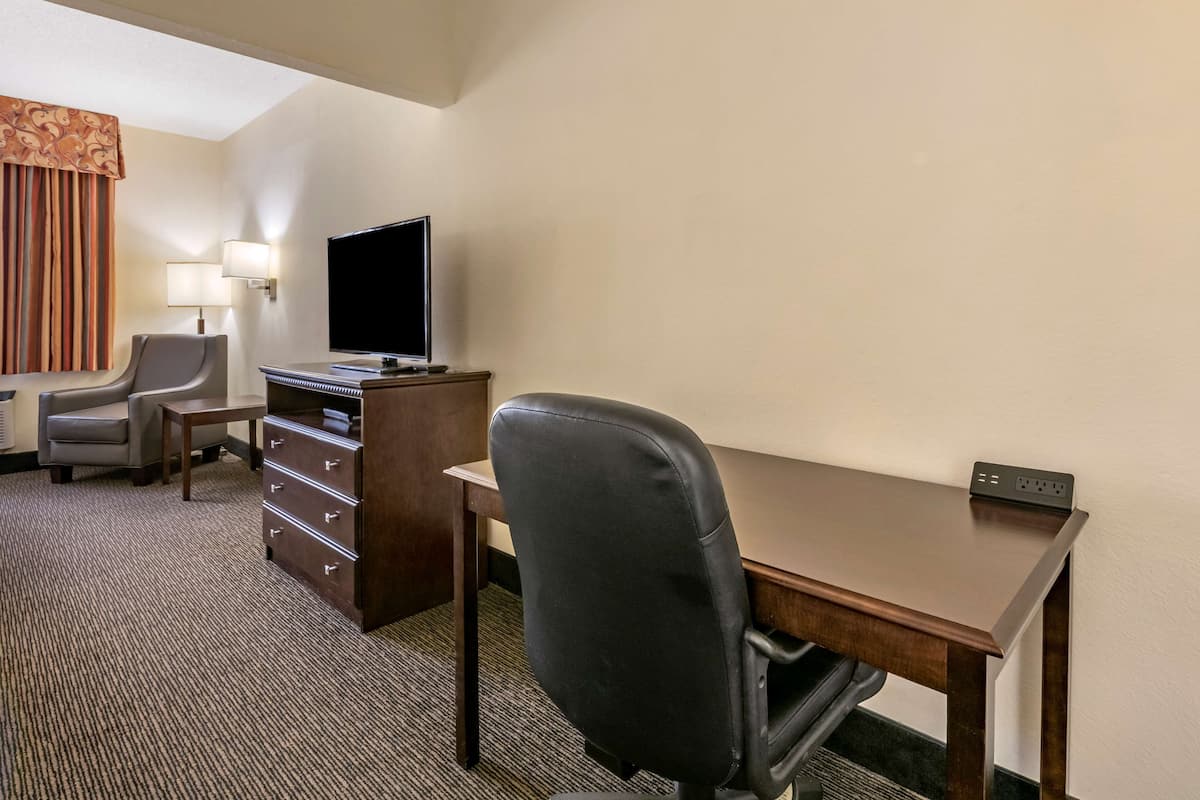Junior Suite, Multiple Beds, Non Smoking