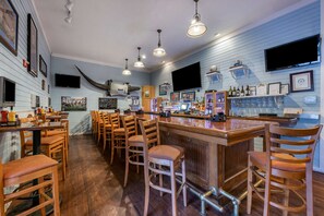 Bar (on property) - Best Western Gateway Grand (Gainesville)