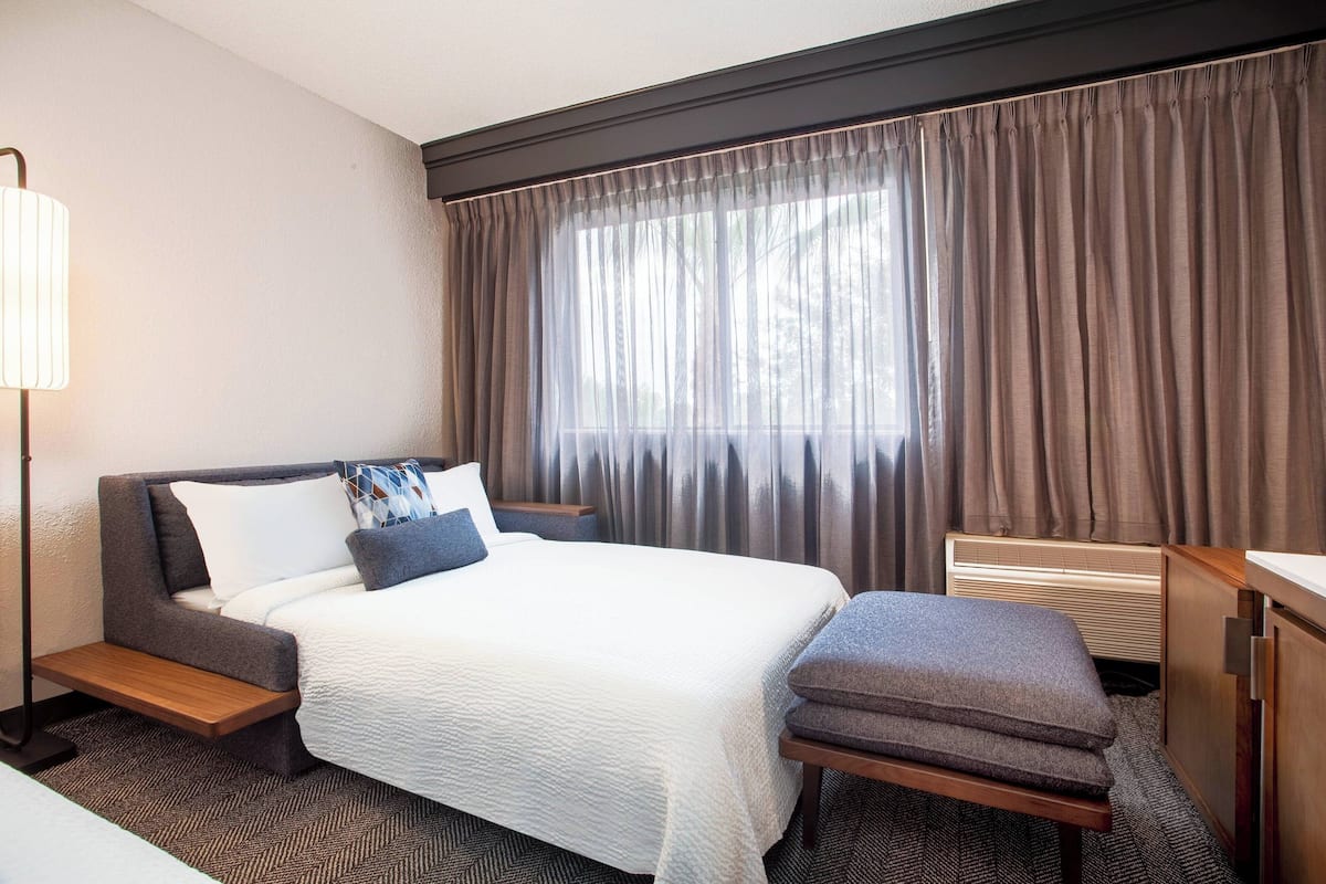 1 bedroom, in-room safe, desk, iron/ironing board
