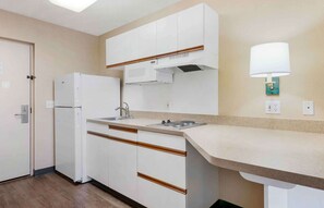 Fridge, microwave, stovetop