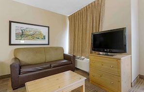 Desk, free WiFi, bed sheets - Extended Stay America Select Suites Orlando Southpark (Orlando)